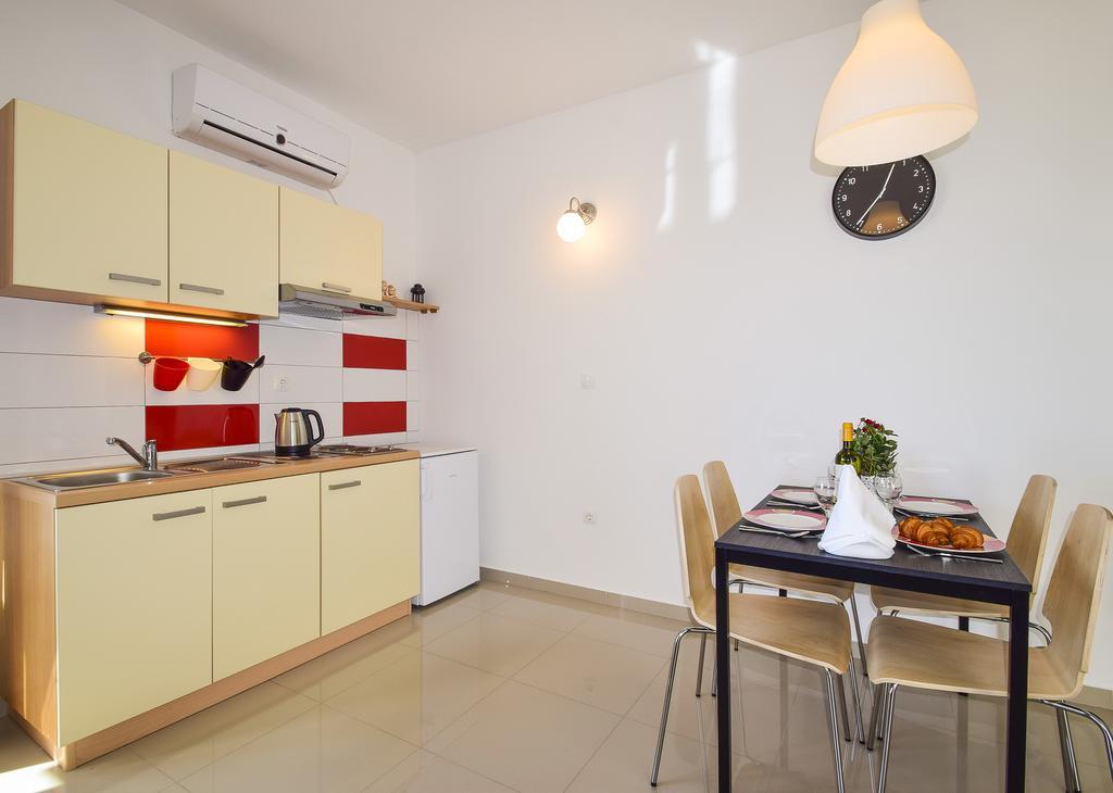 Amadrian Apartments شيبينيك المظهر الخارجي الصورة