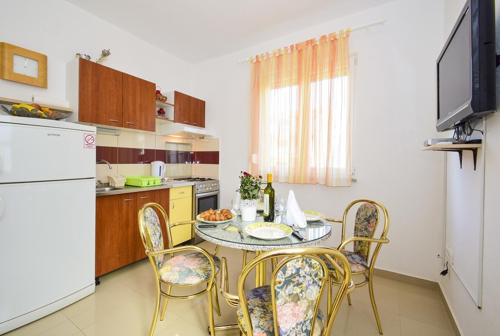 Amadrian Apartments شيبينيك الغرفة الصورة